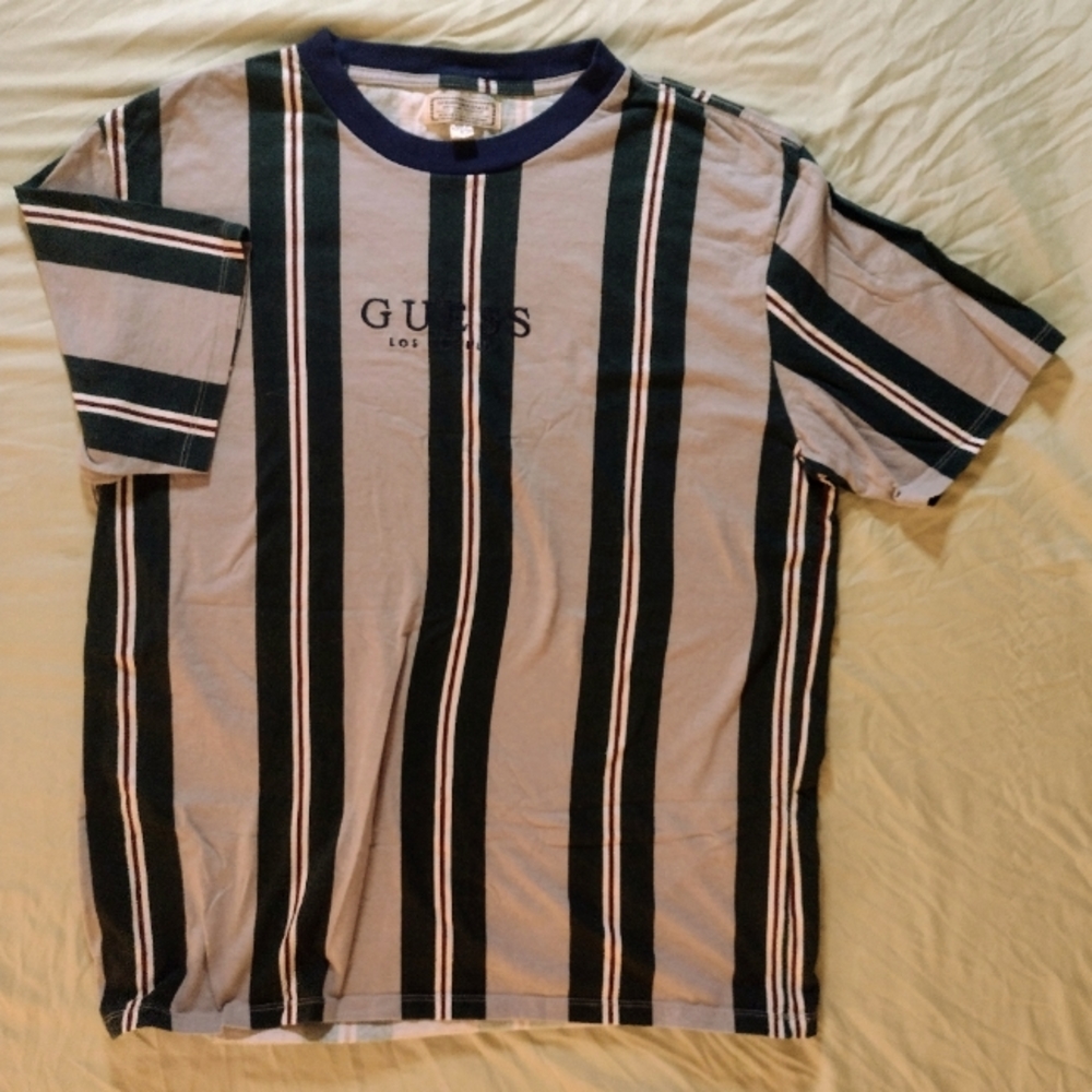 Vintage 90s Guess T-shirt EUC Medium